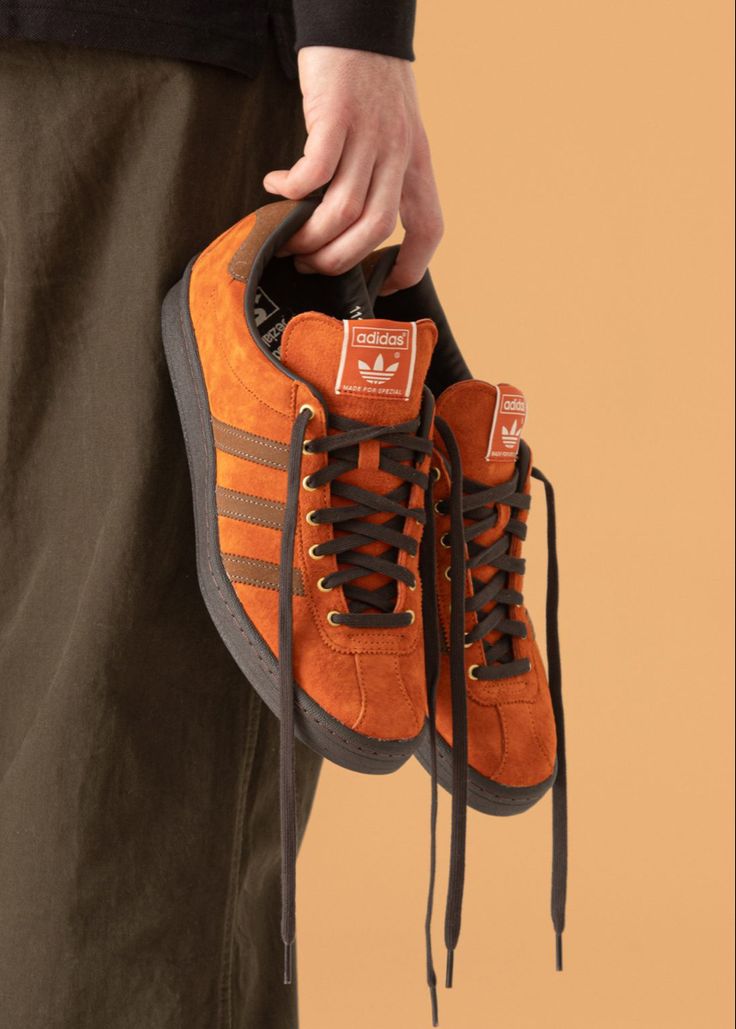 Orange suede sneakers ready to wear